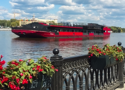 Премиум-круиз с просмотром салюта на VIP-теплоходе Loft Boat 24 июня 2020 в честь Дня Победы