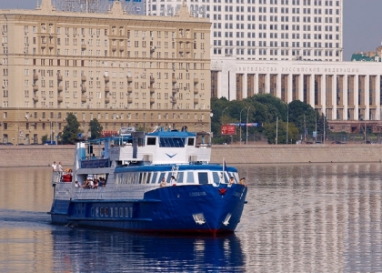 Экскурсия на речном трамвайчике по Москве с борта теплохода "Денис Давыдов"
