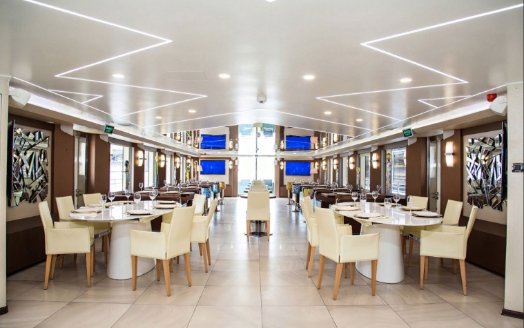 Речная прогулка на яхте-ресторане класса люкс Palma De Сочи с ужином на борту в День Города - вид 2