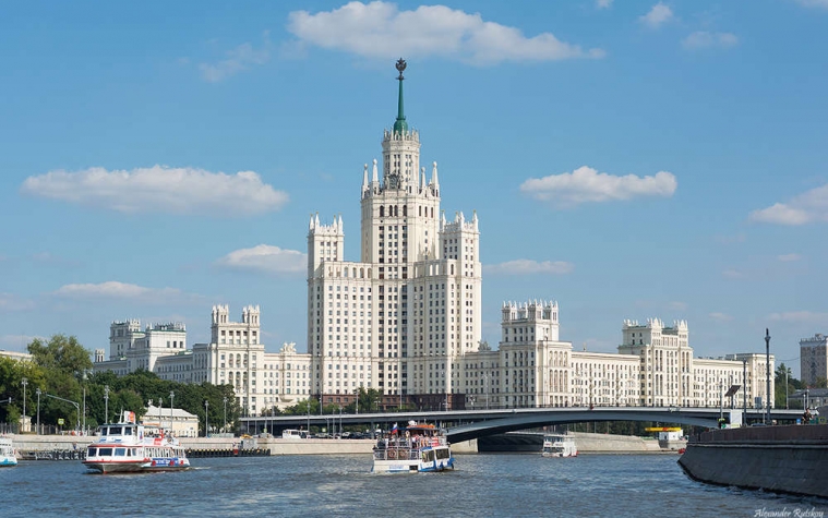 Как посмотреть всю Москву за 2 часа? С Москвы-реки!