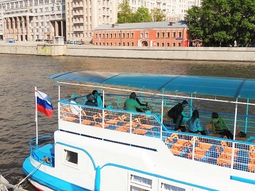 Экскурсия на теплоходе по достопримечательностям Москвы с гидом на борту - вид 4